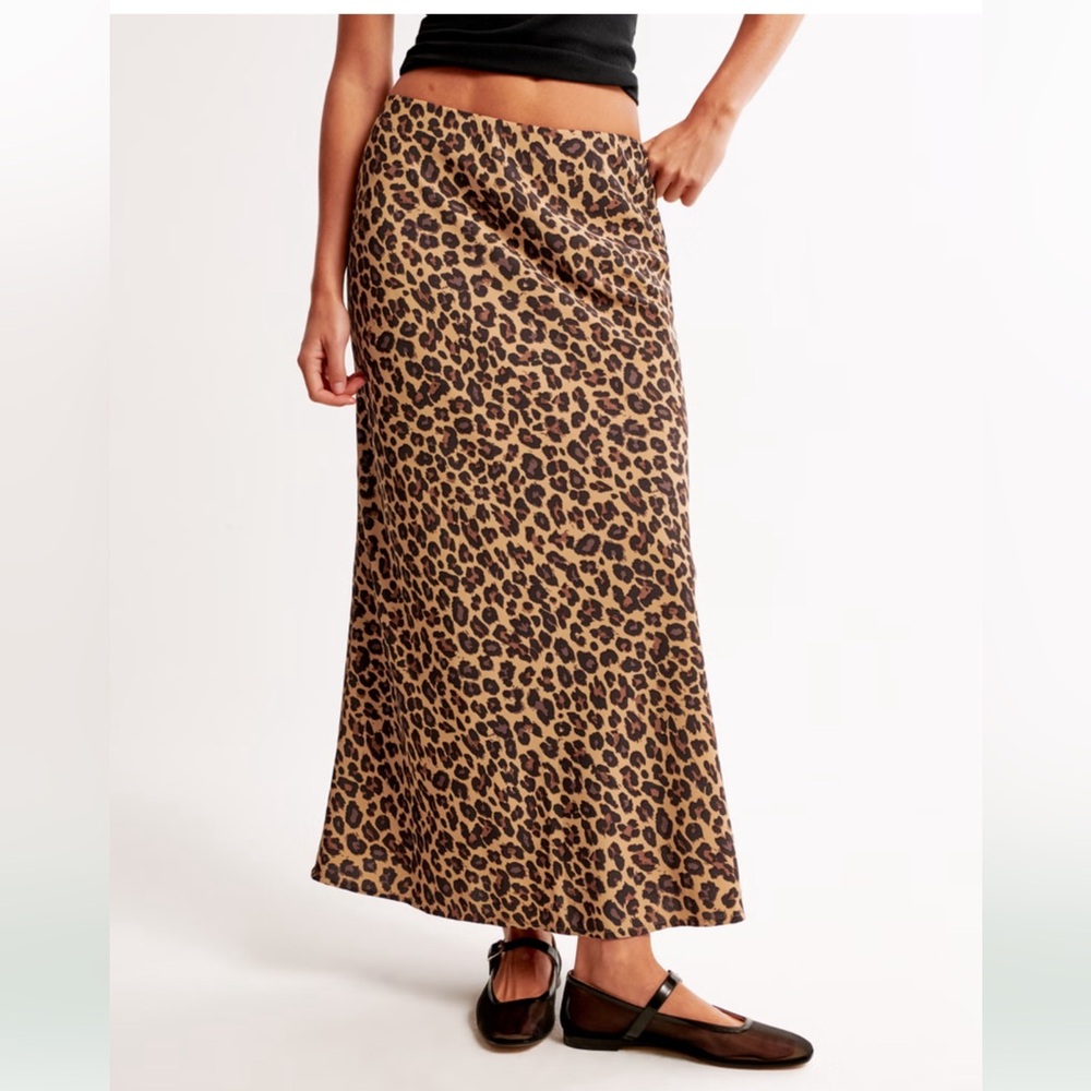 Abercrombie Mid Rise Animal Pattern Maxi Skirt Size Small Petite